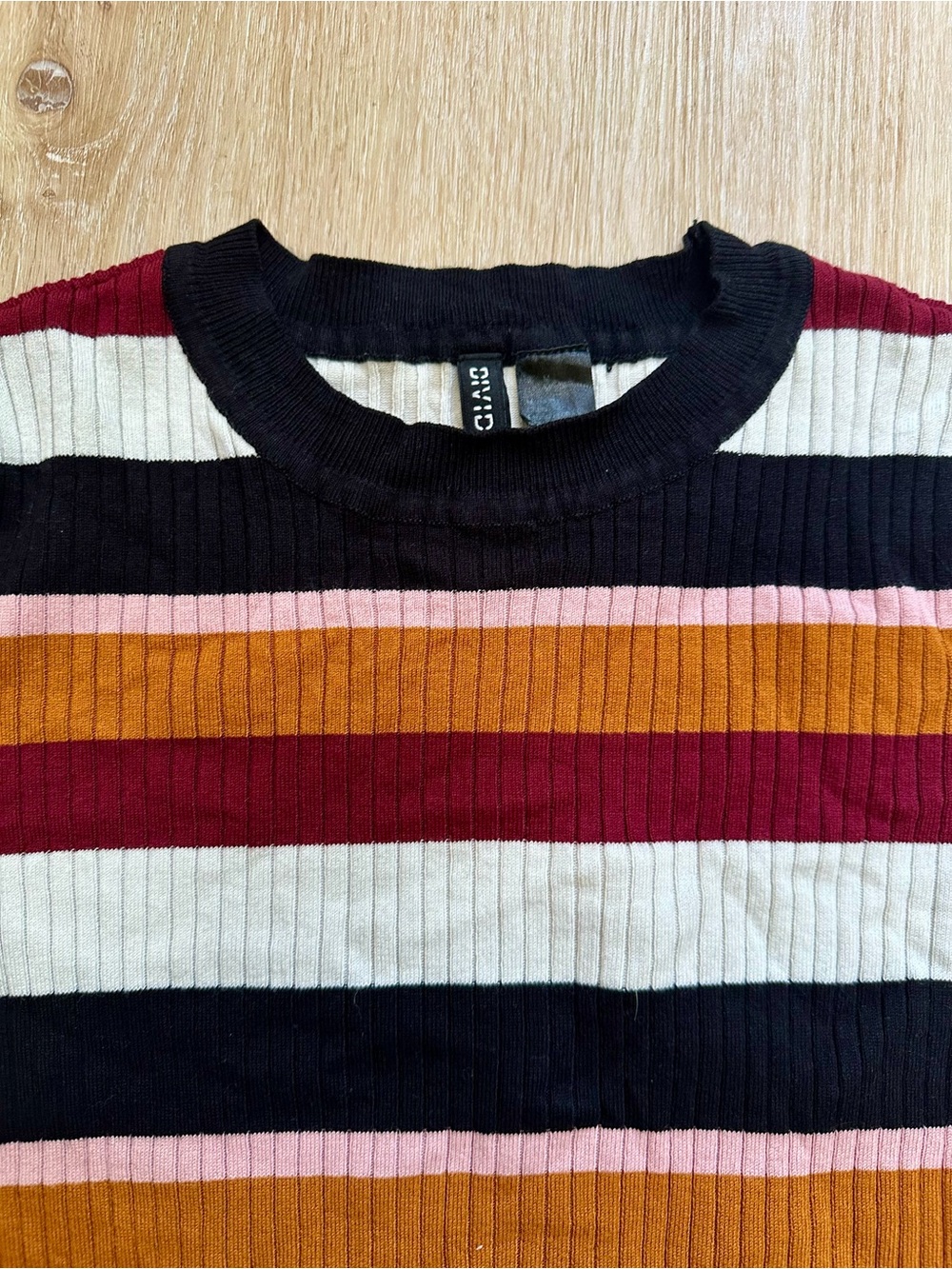 H&M Divided Striped Ribbed Knit Top - Picture 2 of 4
